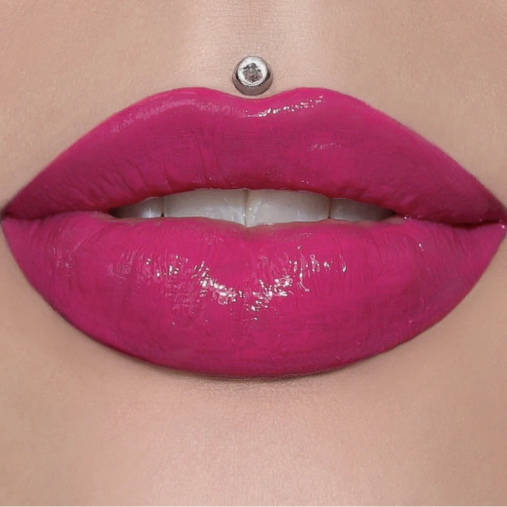 NIB Jeffrey Star Supreme gloss in Pink Vault!